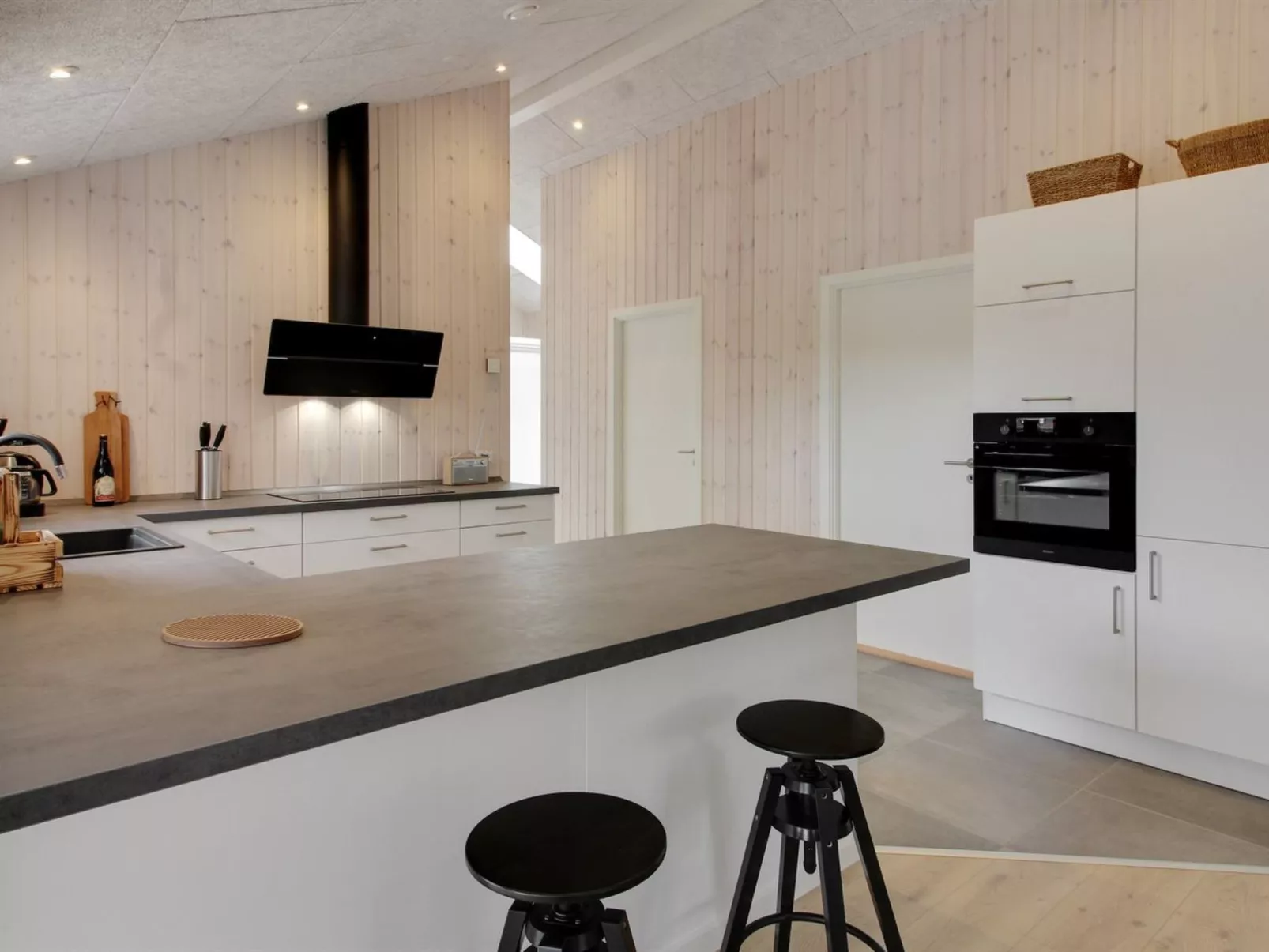 "Anuk" - 2.3km from the sea-Binnen