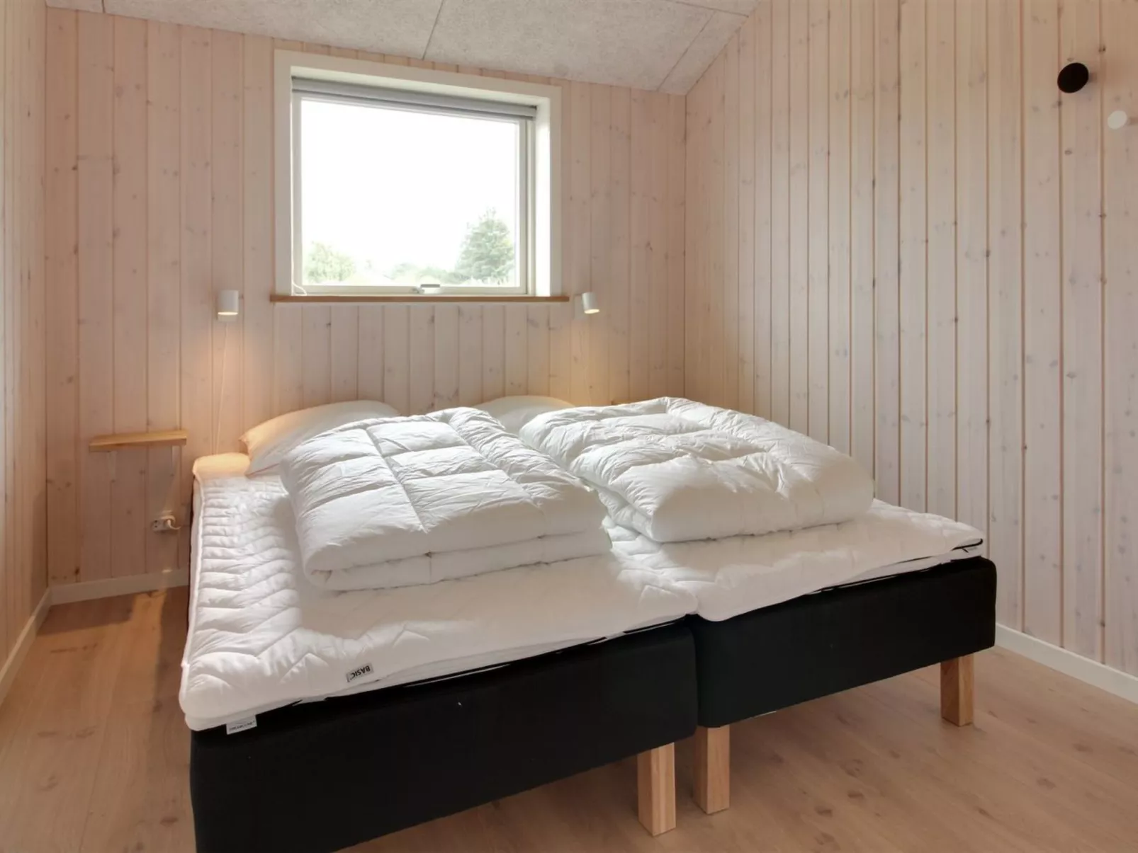 "Anuk" - 2.3km from the sea-Binnen