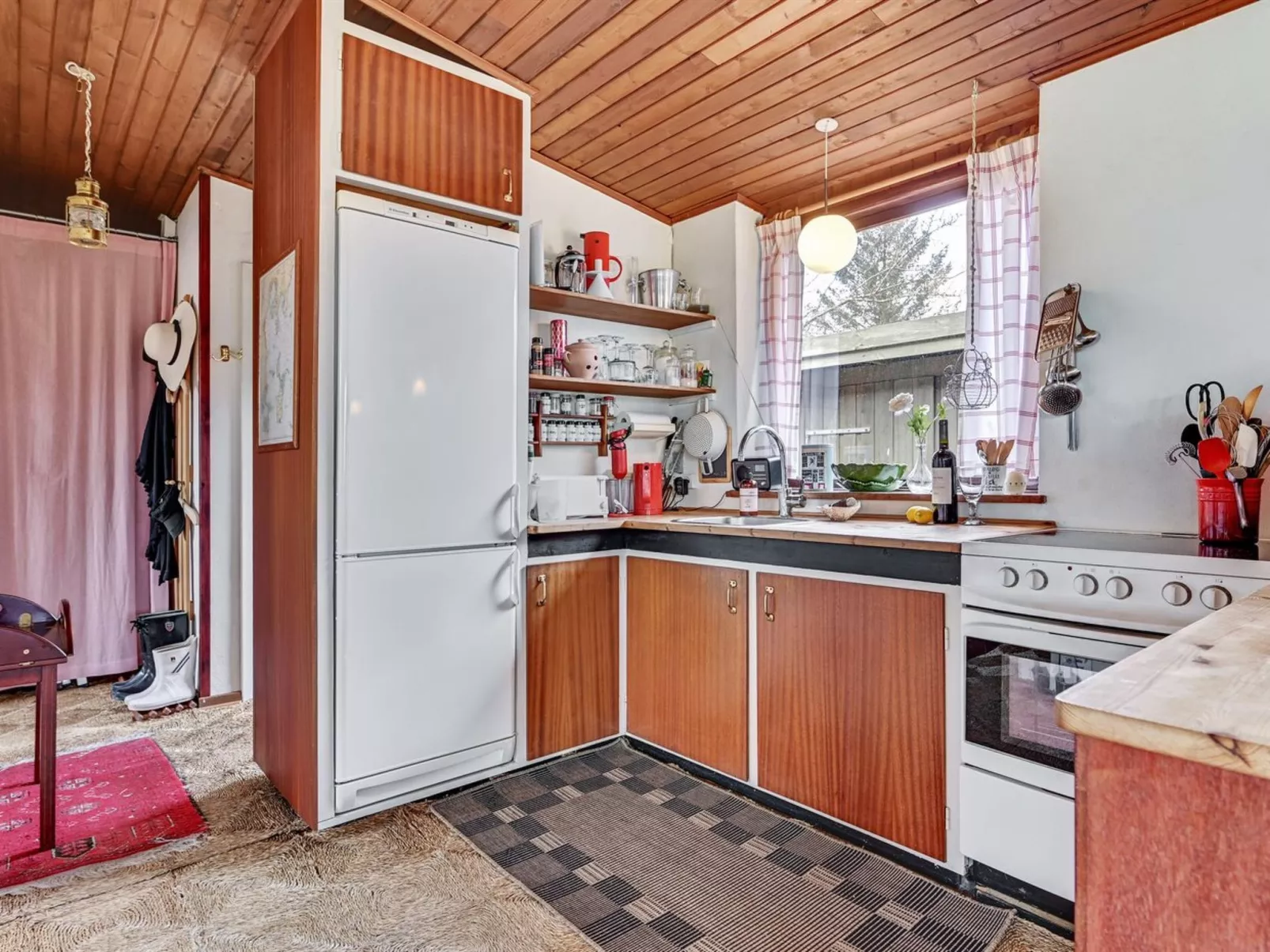 "Lavrens" - 200m from the sea-Binnen