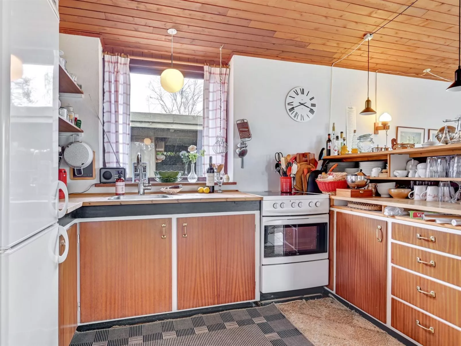 "Lavrens" - 200m from the sea-Binnen