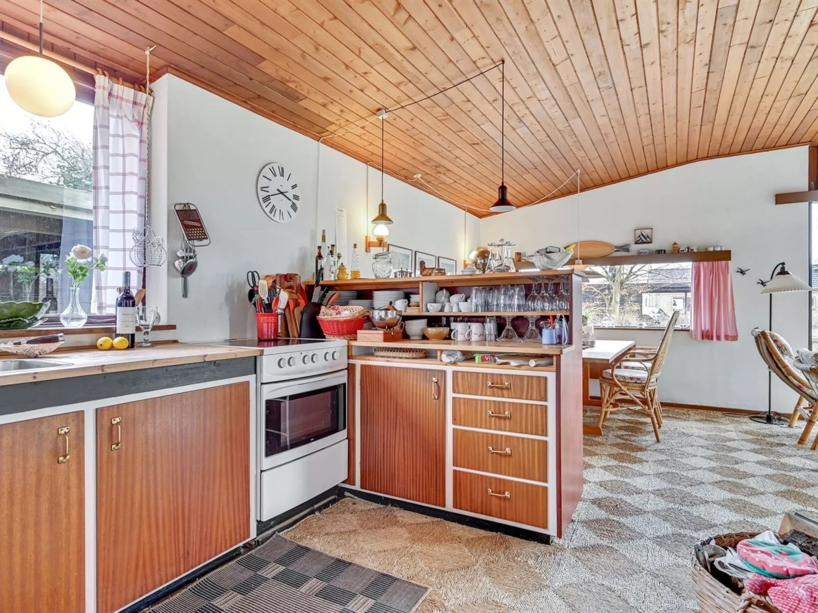 "Lavrens" - 200m from the sea-Binnen