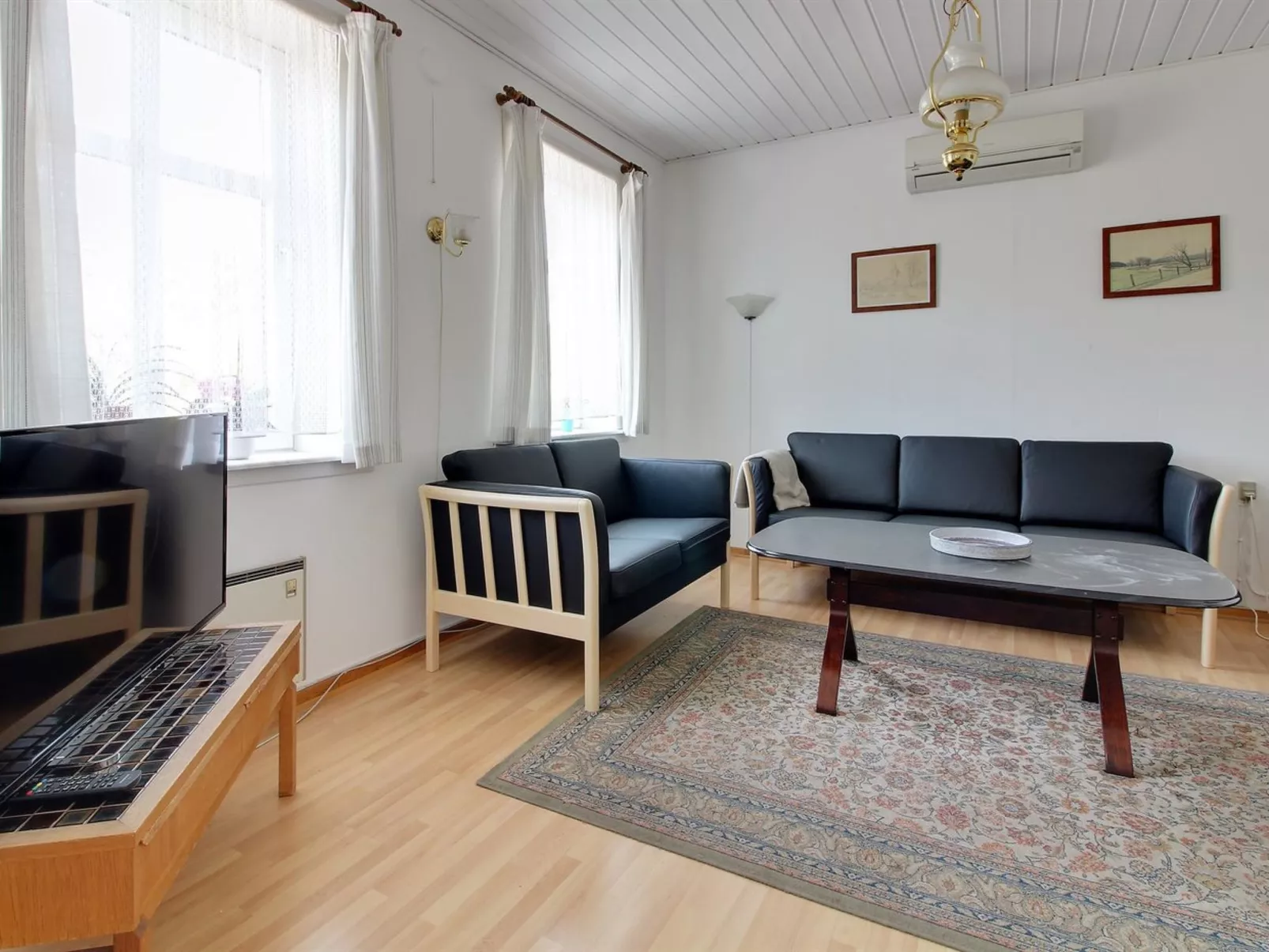 "Veli" - 1.7km from the sea-Binnen