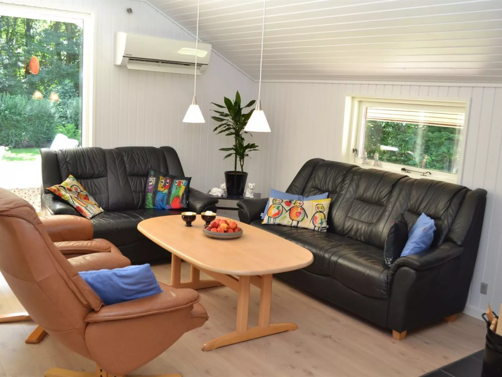 "Carlene" - 25km from the sea-Binnen
