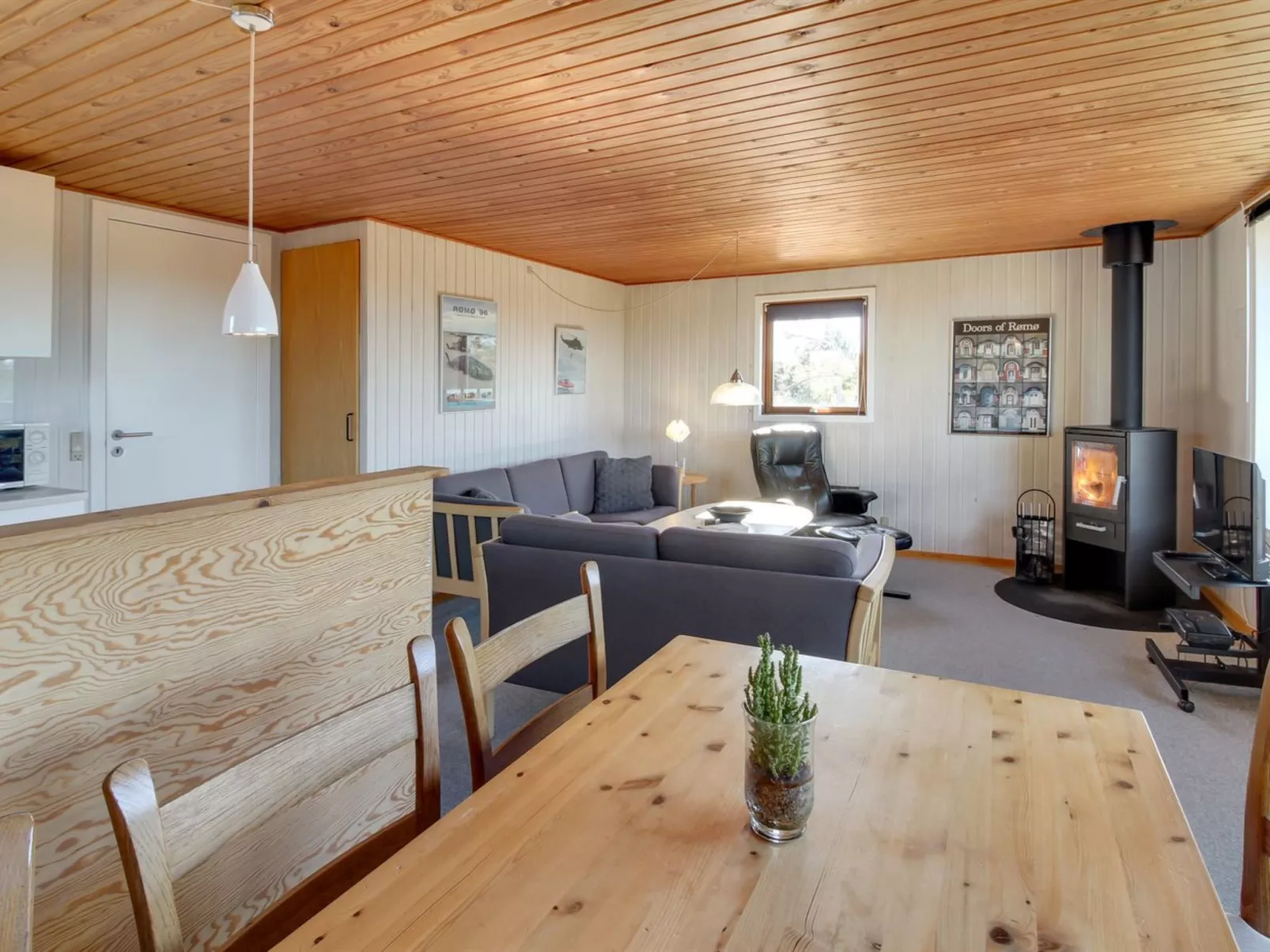 "Sara" - 2.5km from the sea-Binnen