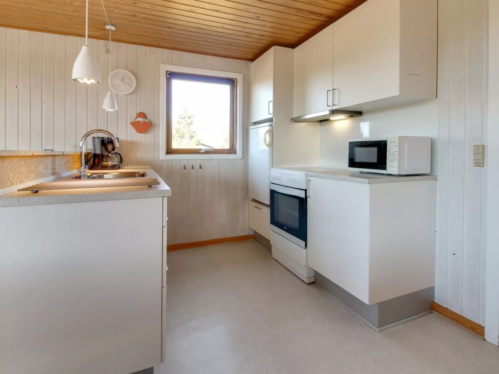 "Sara" - 2.5km from the sea-Binnen