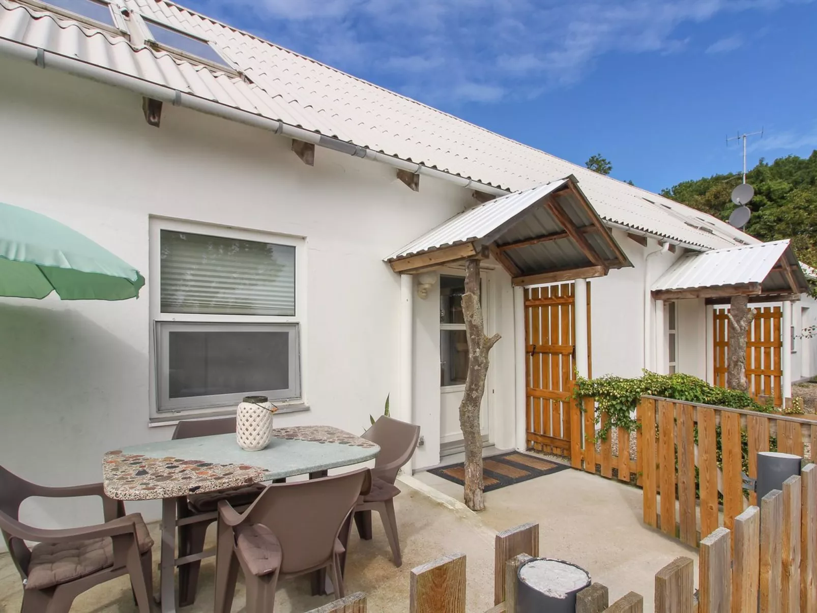 "Kundry" - 800m from the sea