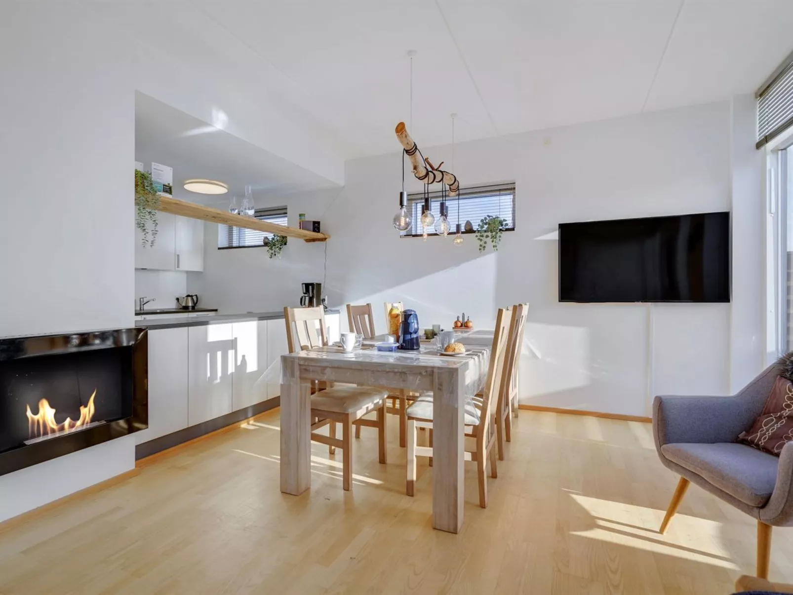 "Pirkko" - 100m from the sea-Binnen