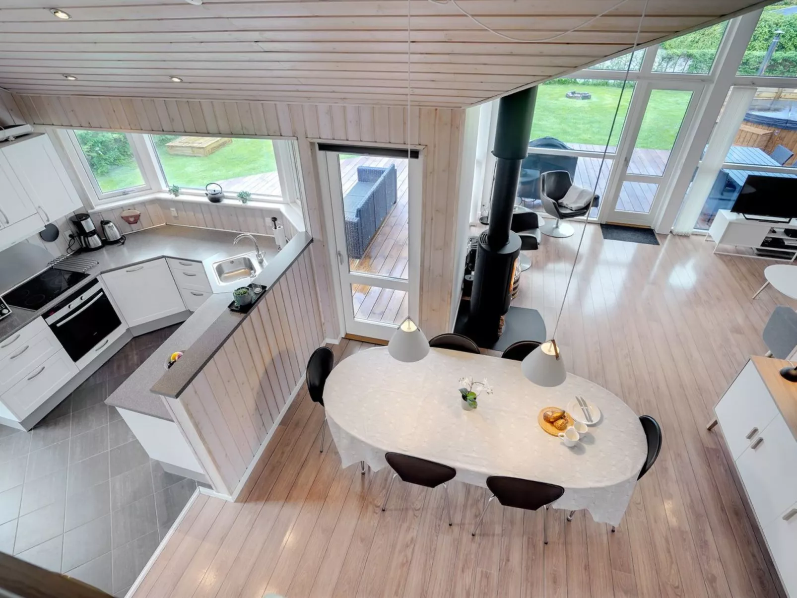 "Nine" - 200m from the sea-Binnen