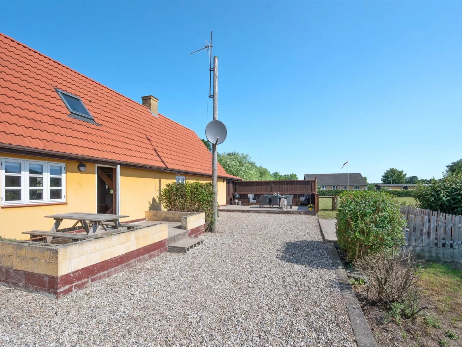 "Aki" - 1.5km from the sea