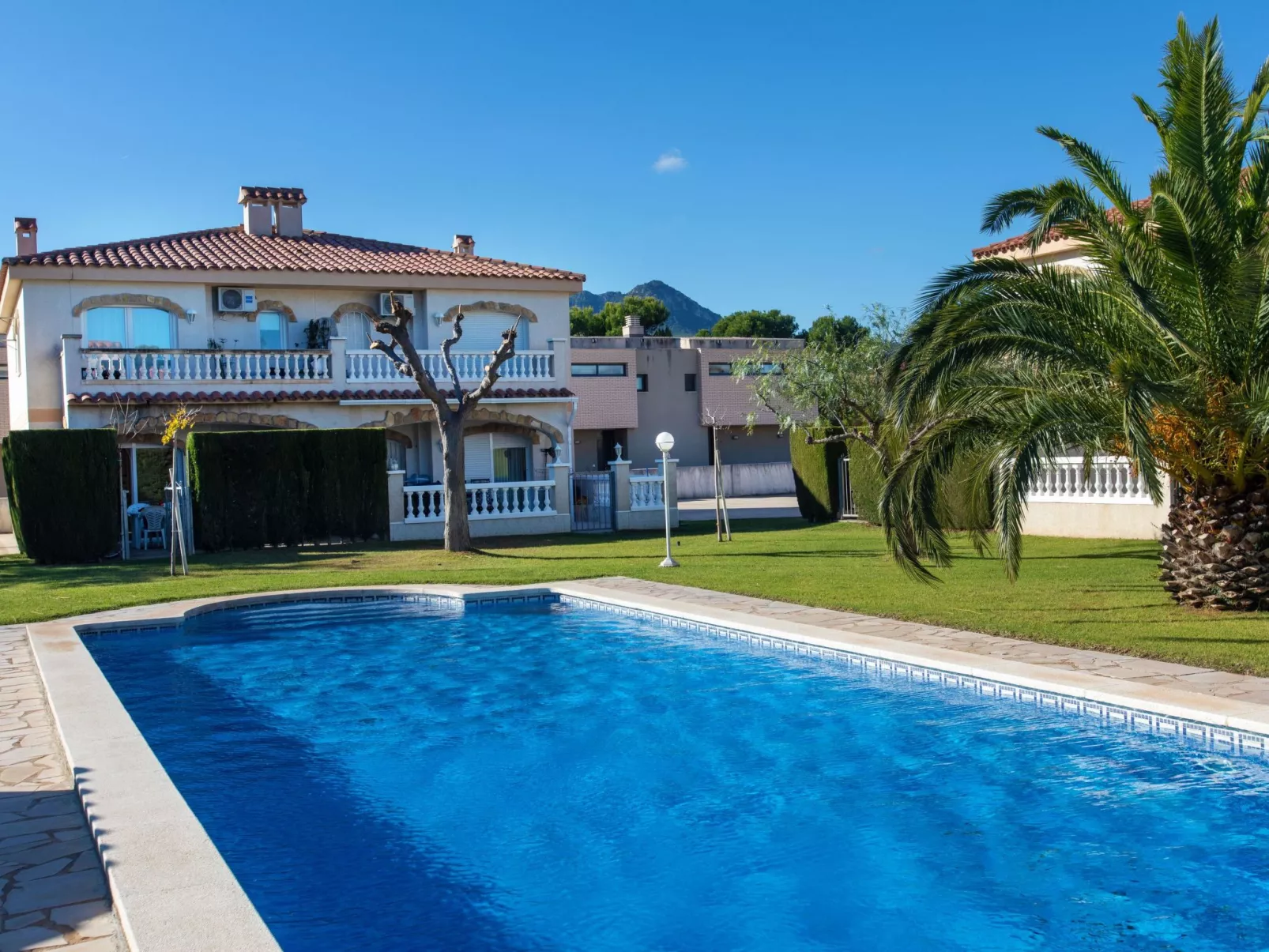 Residencial Eurosol de los Monteros-Buiten