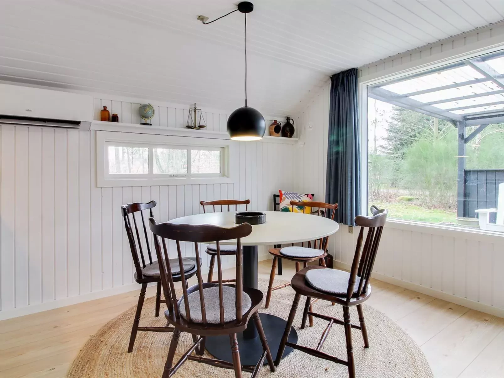 "Nissine" - 50km from the sea-Binnen