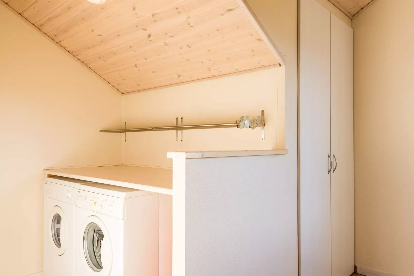 Rustieke Cottage met Spa and Sauna-By Traum-Binnen