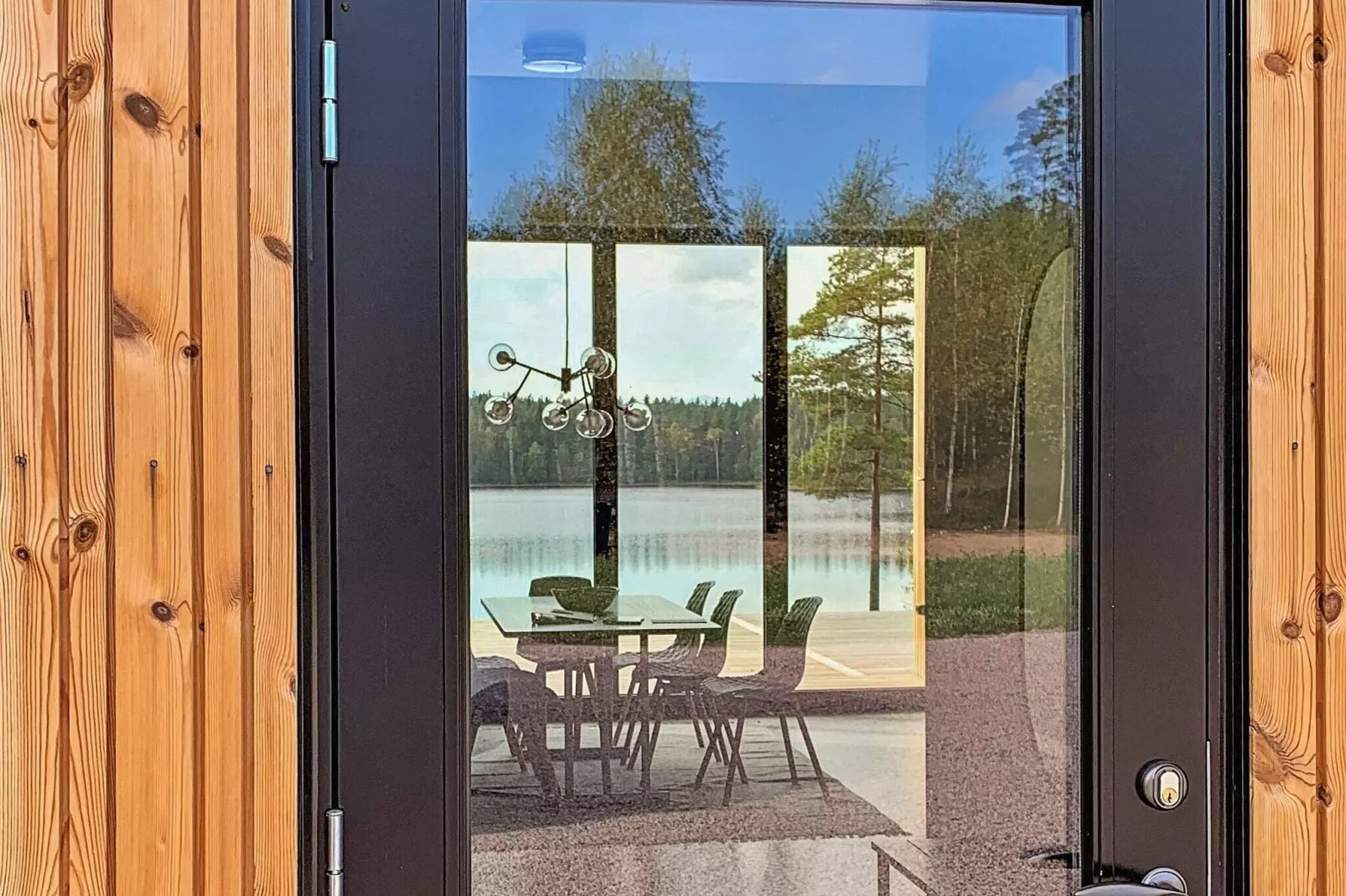 Moderne Lakeside Retreat-By Traum-Buitenlucht
