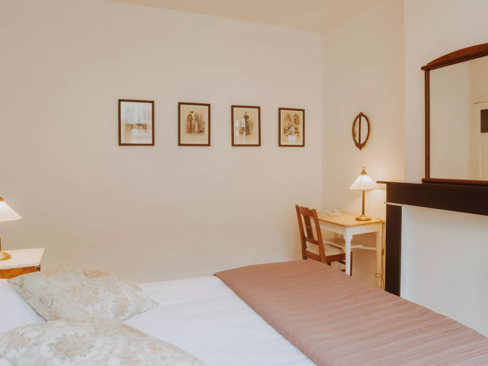 Historical and spacious "Villa Anaïs"-Binnen