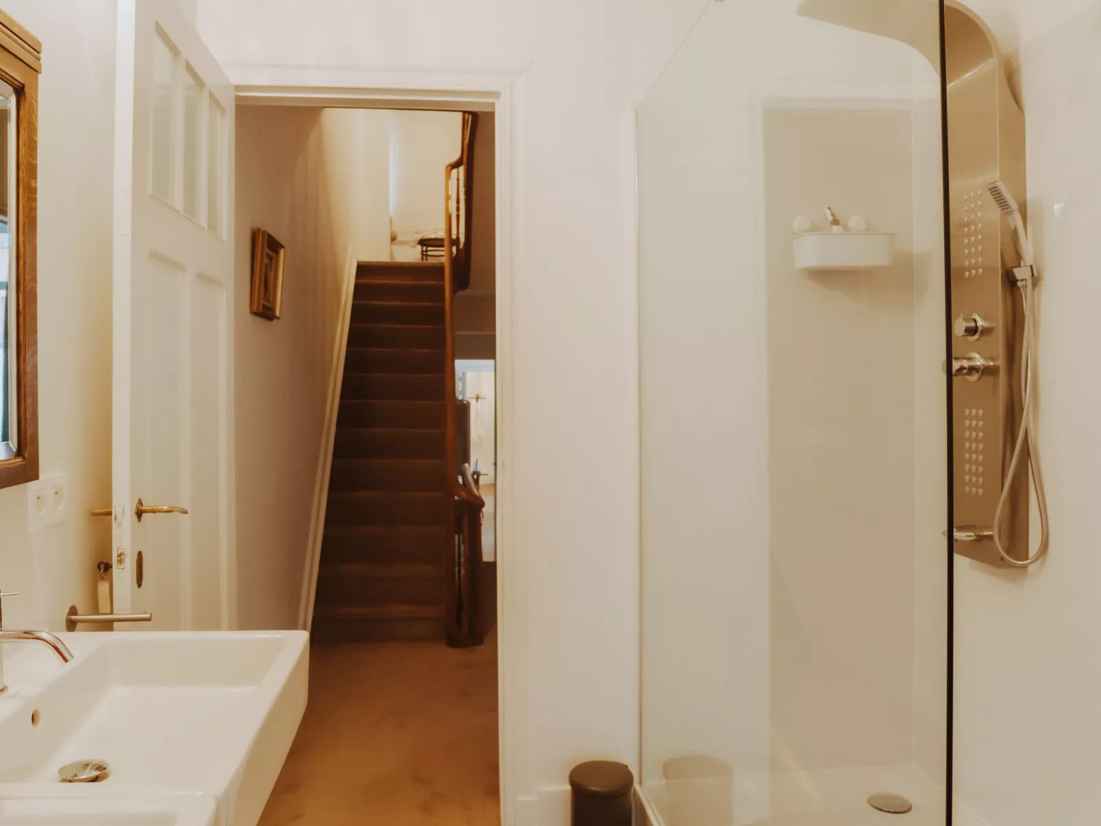 Historical and spacious "Villa Anaïs"-Binnen