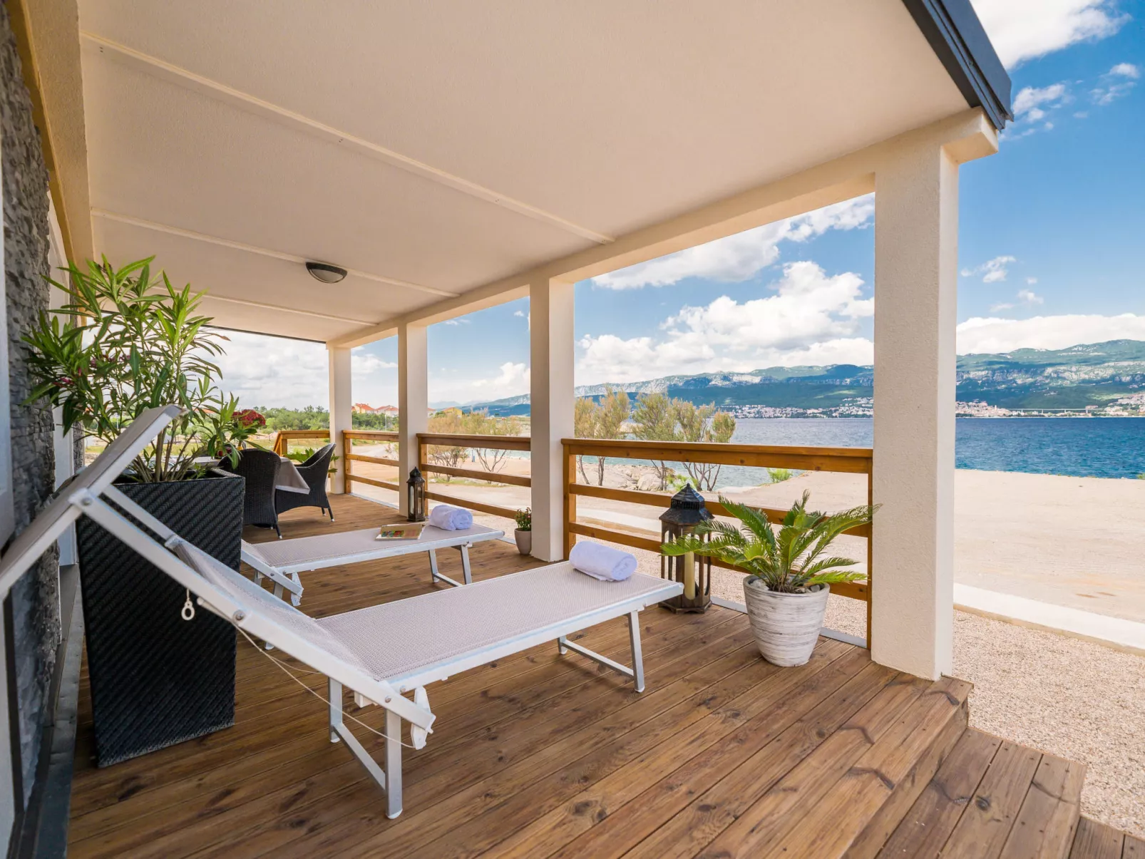 Sea side mobile home-Buiten