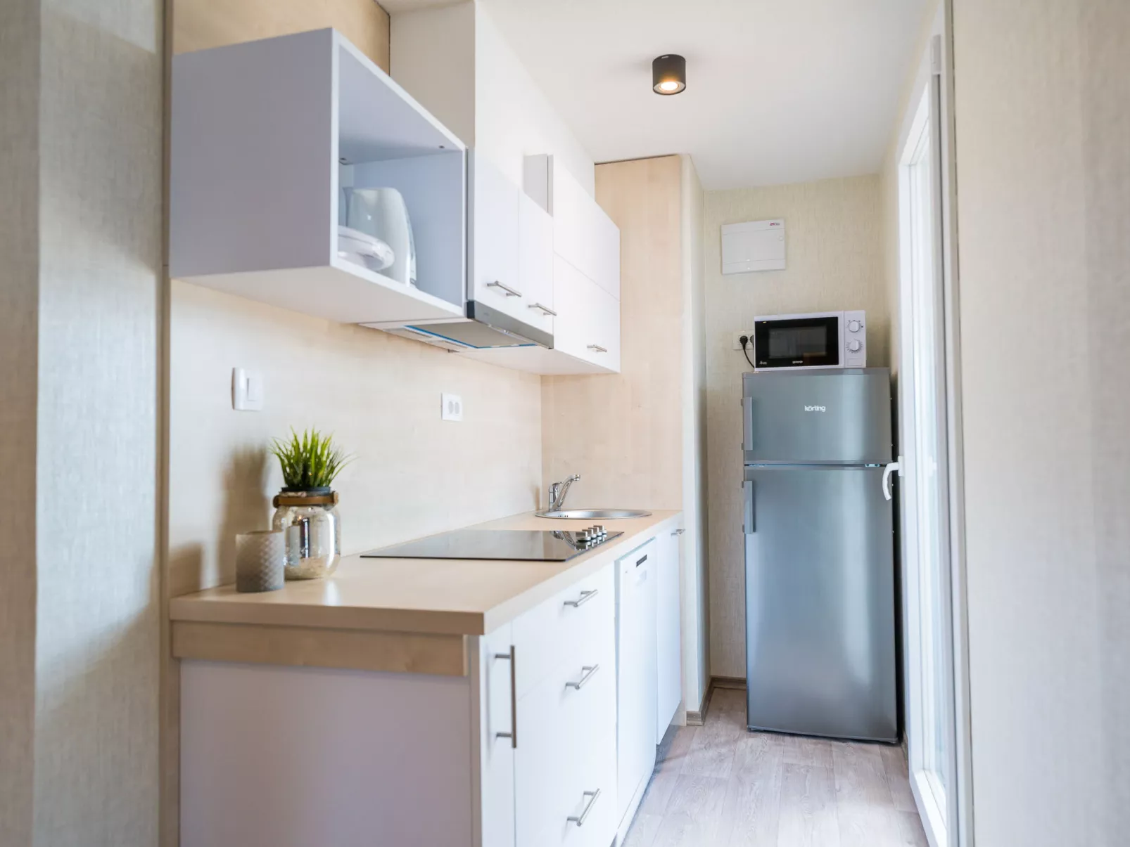 Sea side mobile home-Binnen