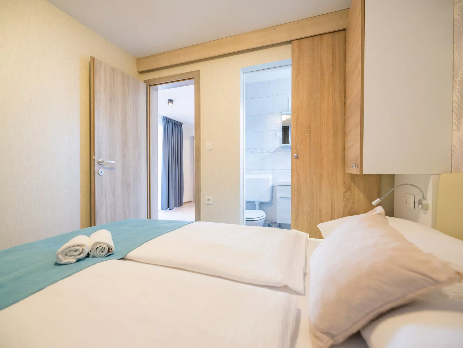 Sea side mobile home-Binnen