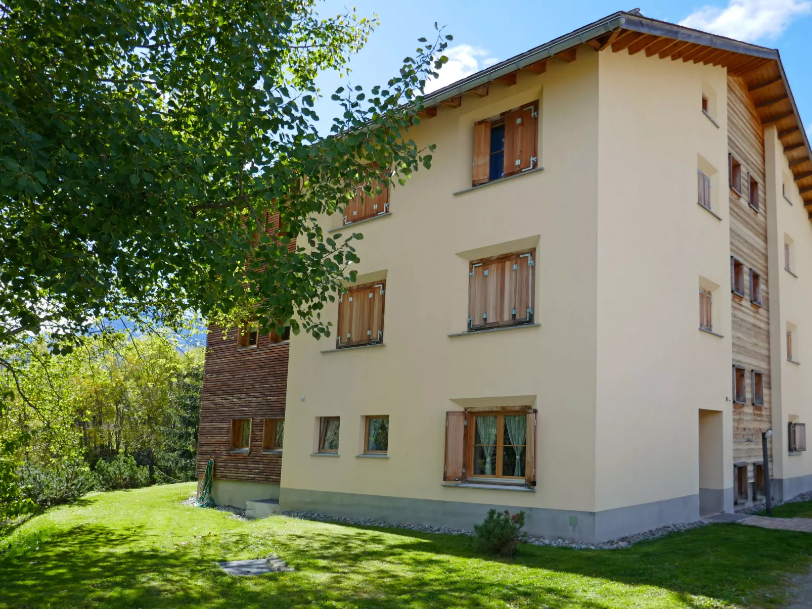 Chesa San Bastiaun B5-Buiten