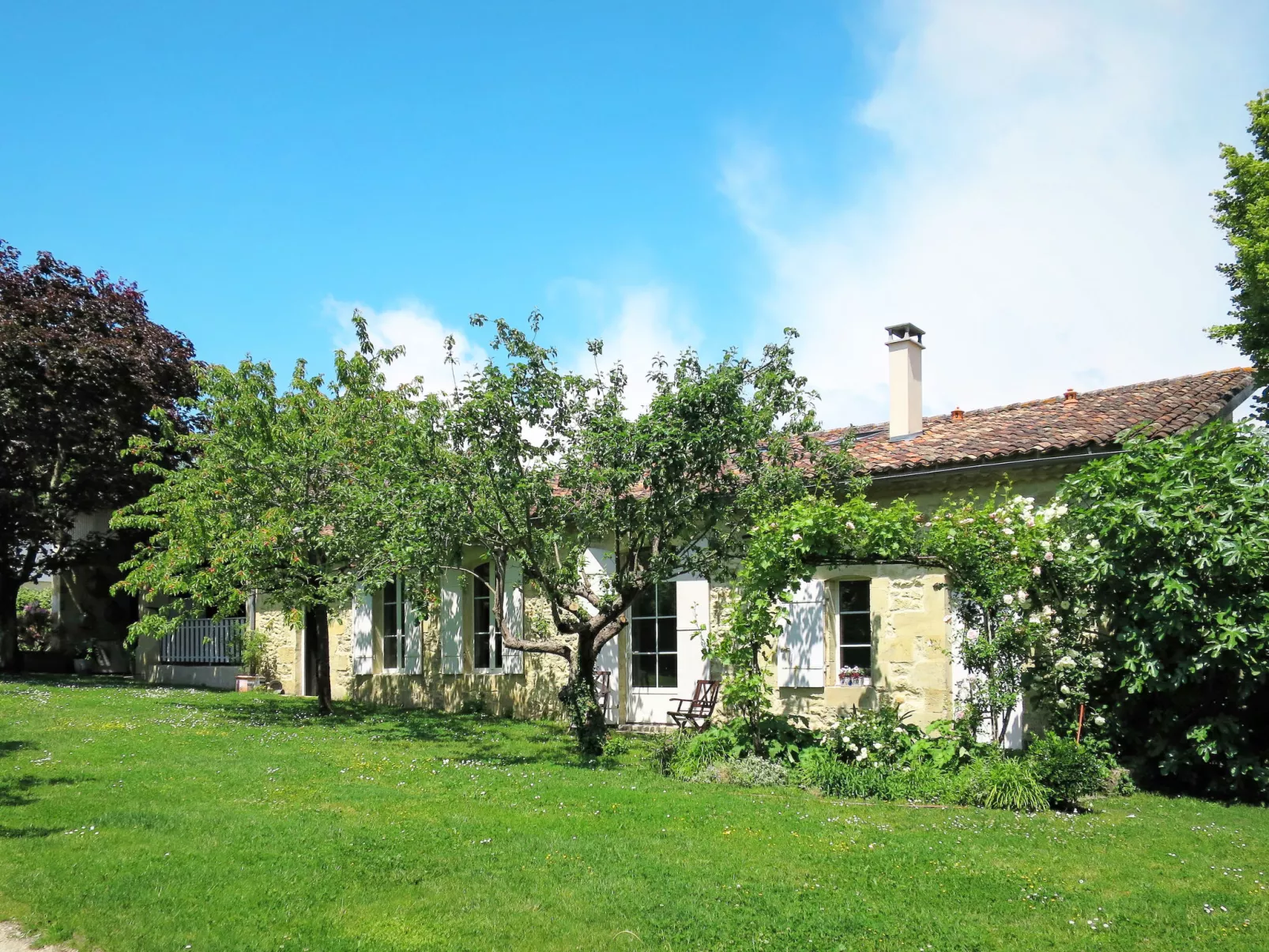La Vertheuillaise-Buiten