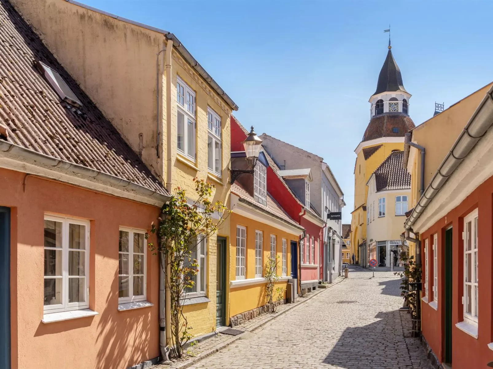 "Laust" - 250m from the sea