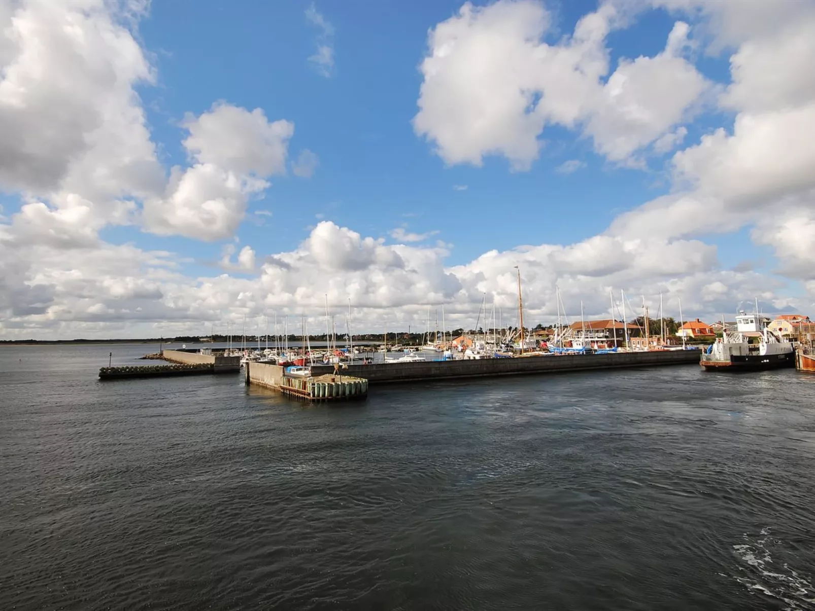 "Eljas" - 200m to the inlet-Binnen