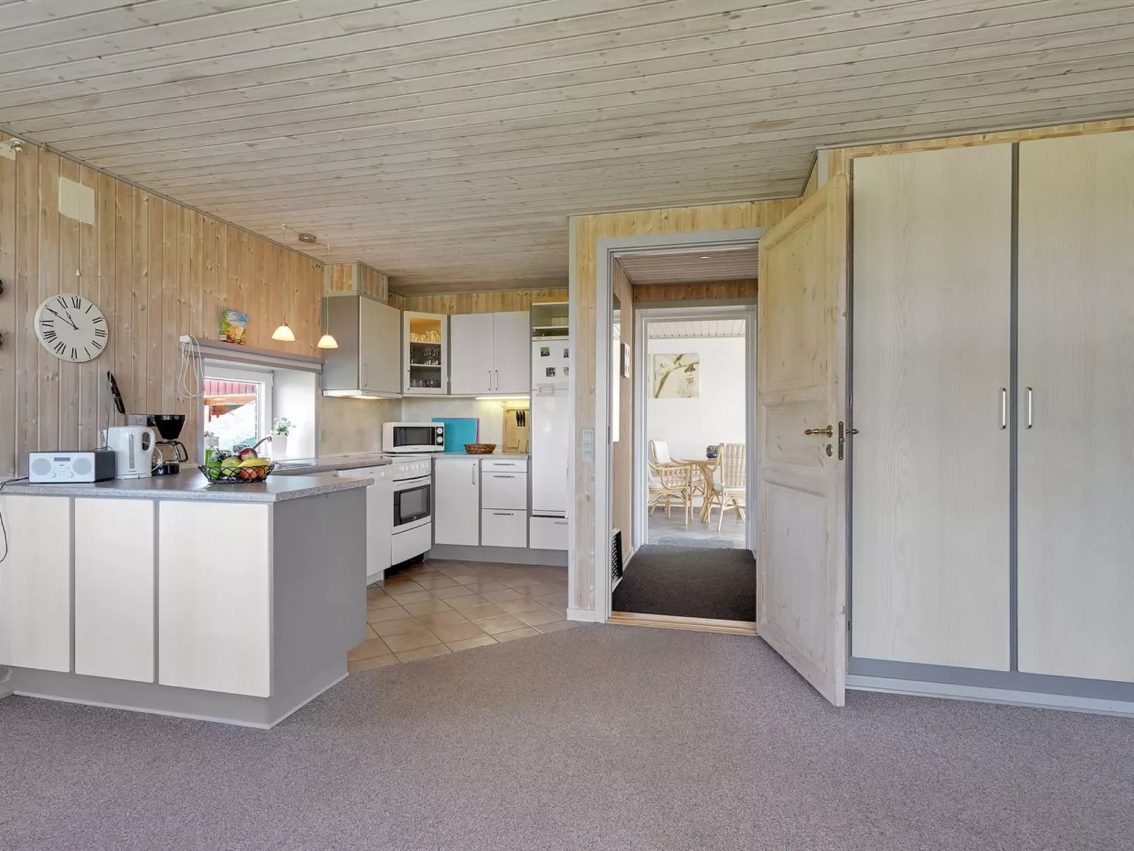 "Helfrida" - 350m from the sea-Binnen