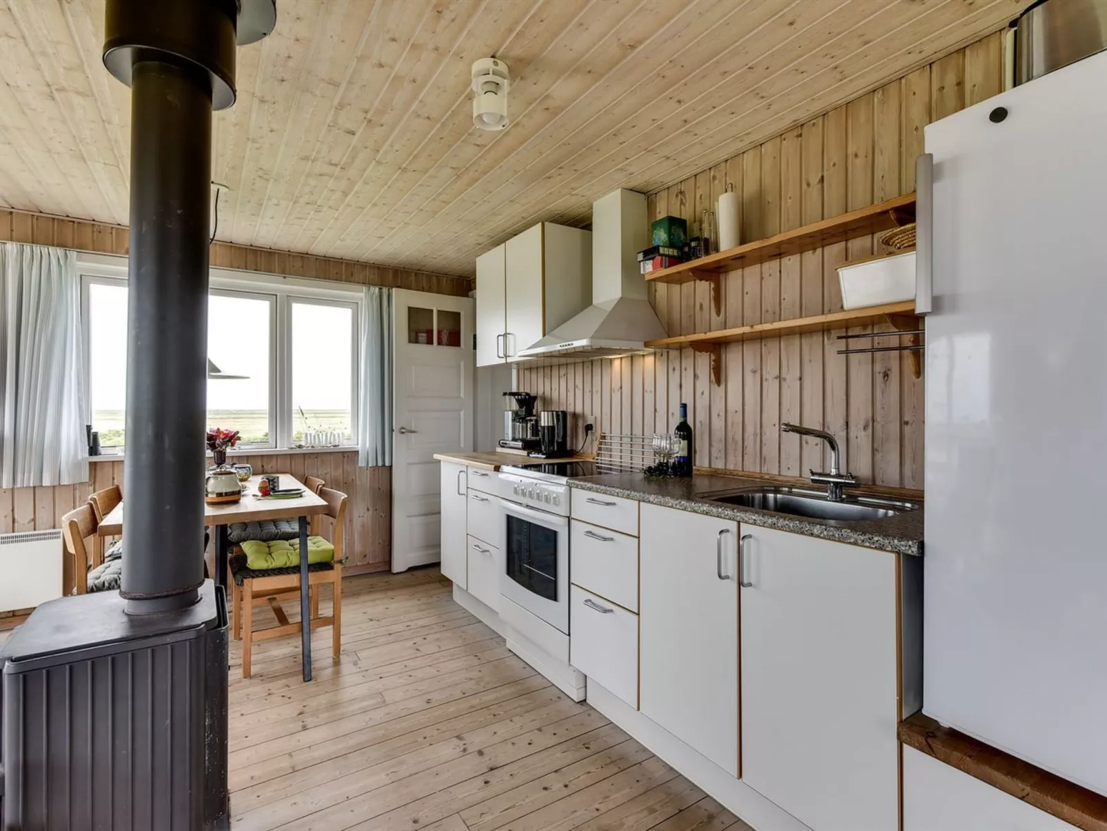 "Blomma" - 350m from the sea-Binnen