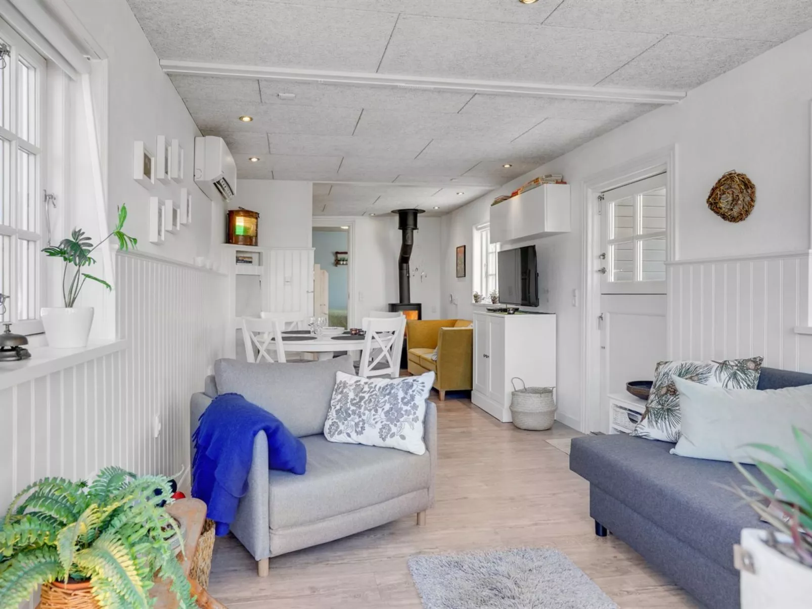"Sazur" - 75m from the sea-Binnen