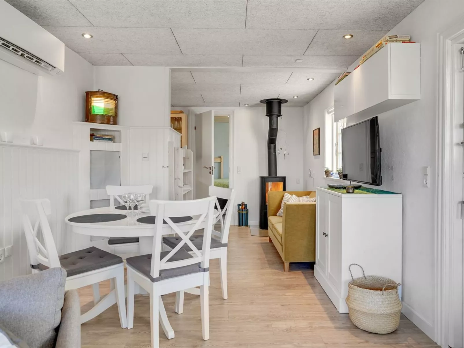 "Sazur" - 75m from the sea-Binnen