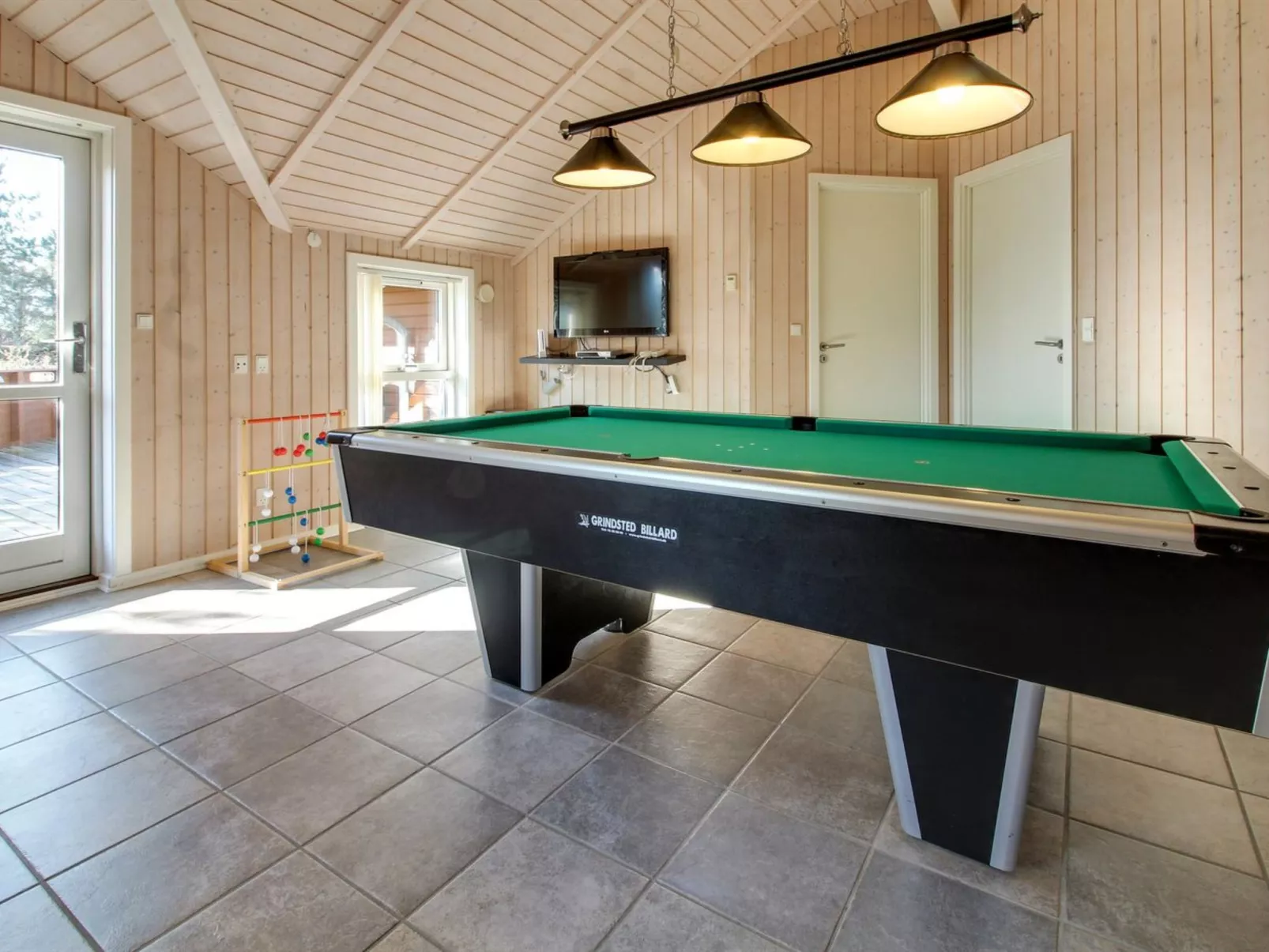 "Svenny" - 800m from the sea