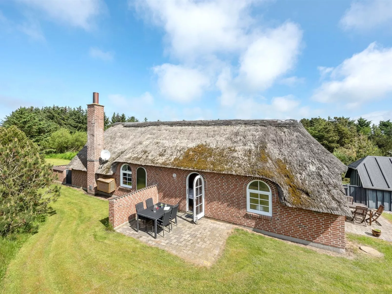 "Pasi" - 1.2km from the sea-Buiten