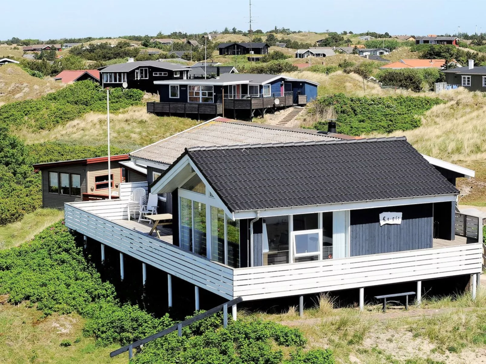 "Ute" - 200m from the sea