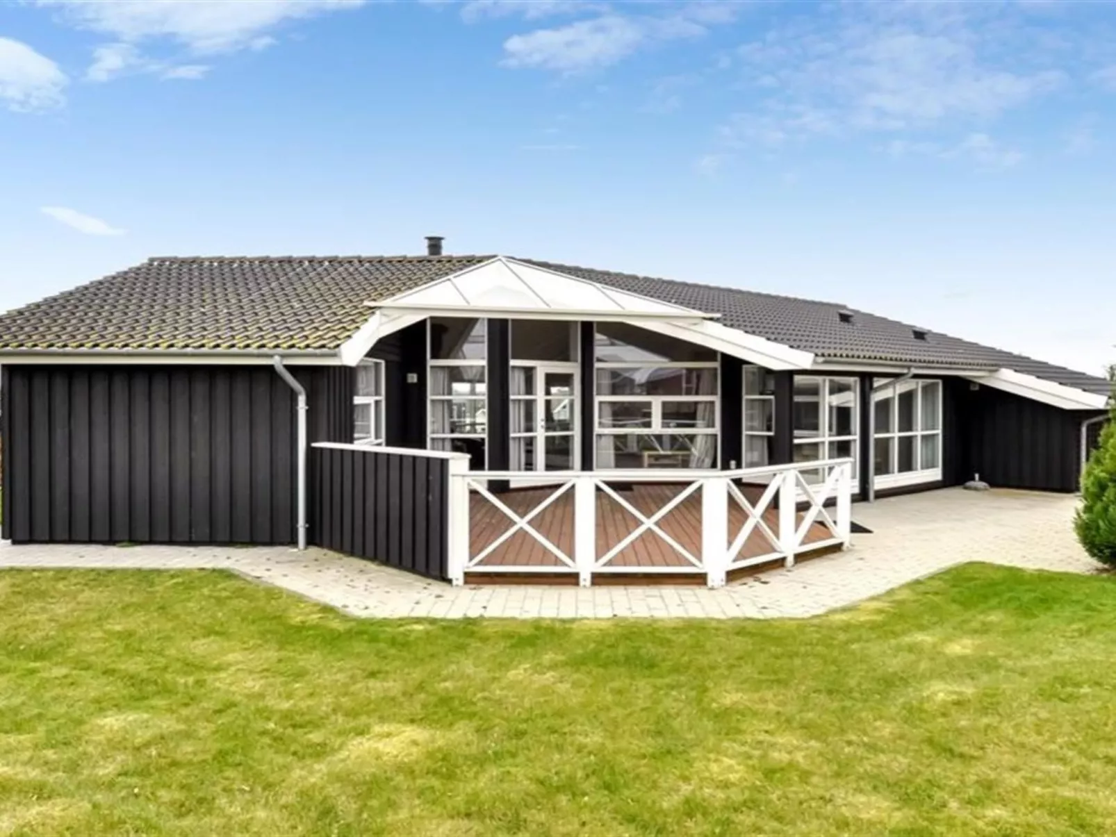 "Arnod" - 400m from the sea-Buiten