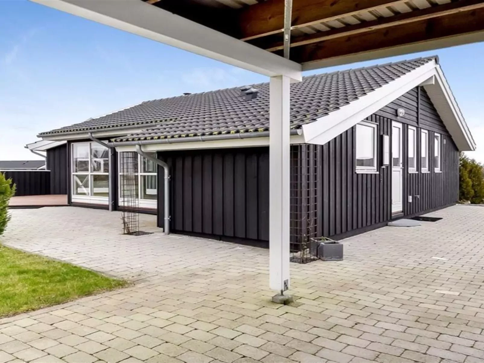 "Arnod" - 400m from the sea-Buiten