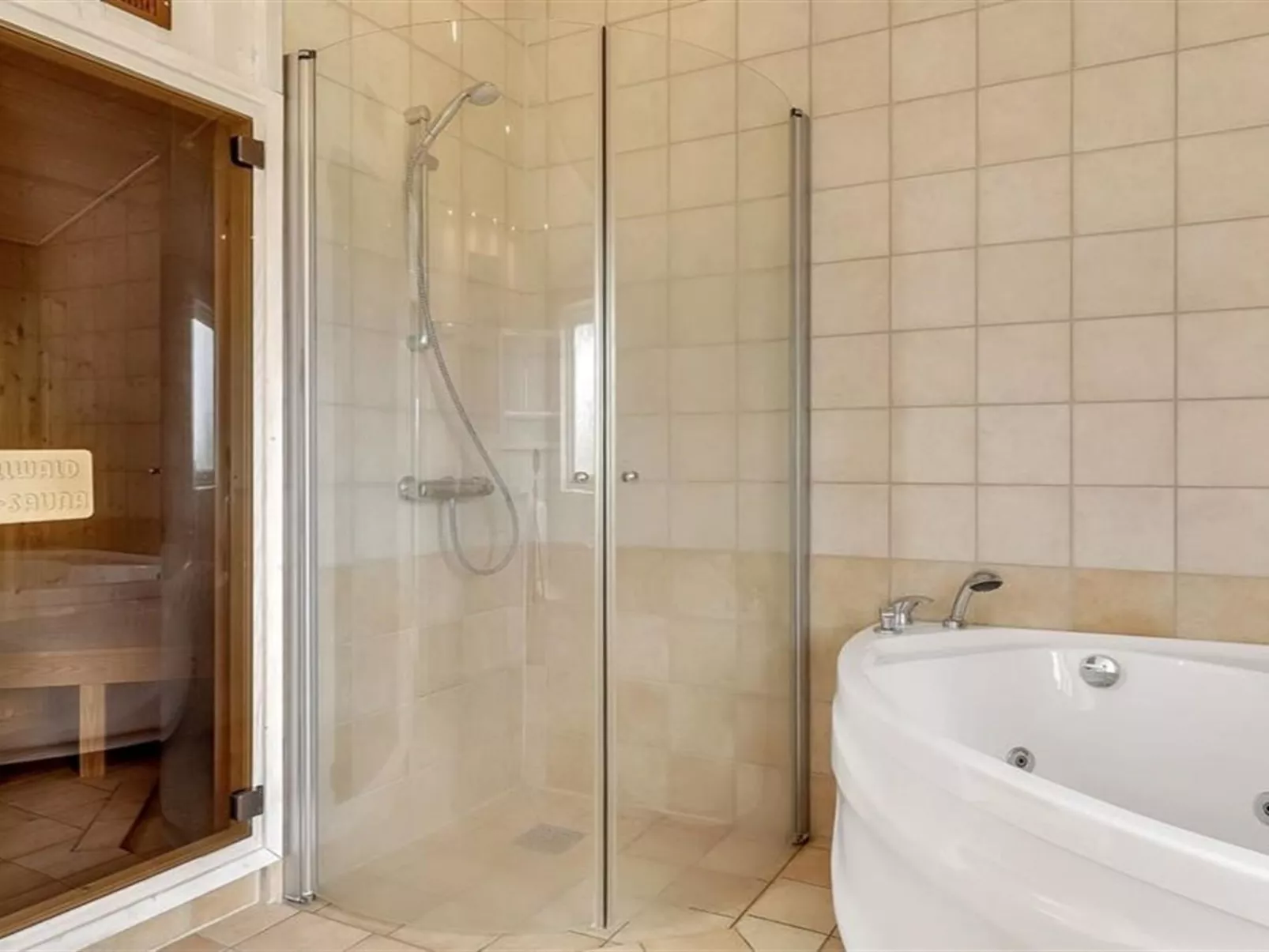 "Arnod" - 400m from the sea-Binnen