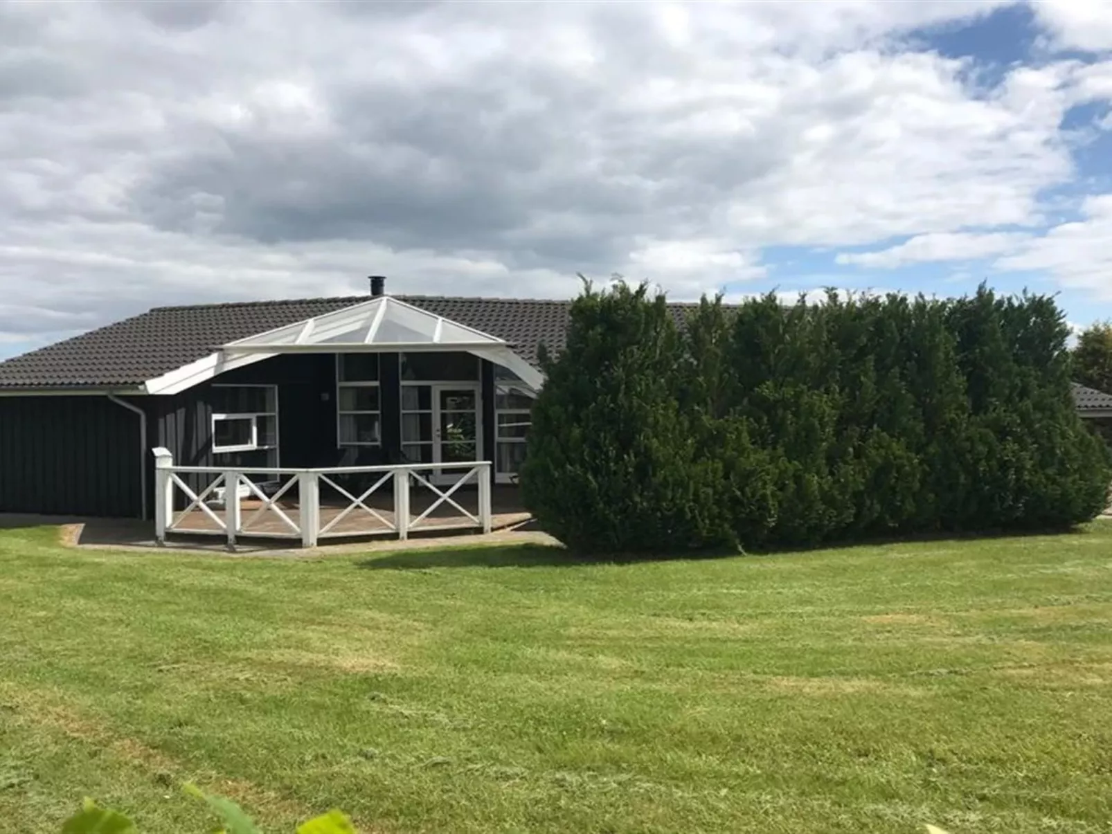 "Arnod" - 400m from the sea-Buiten