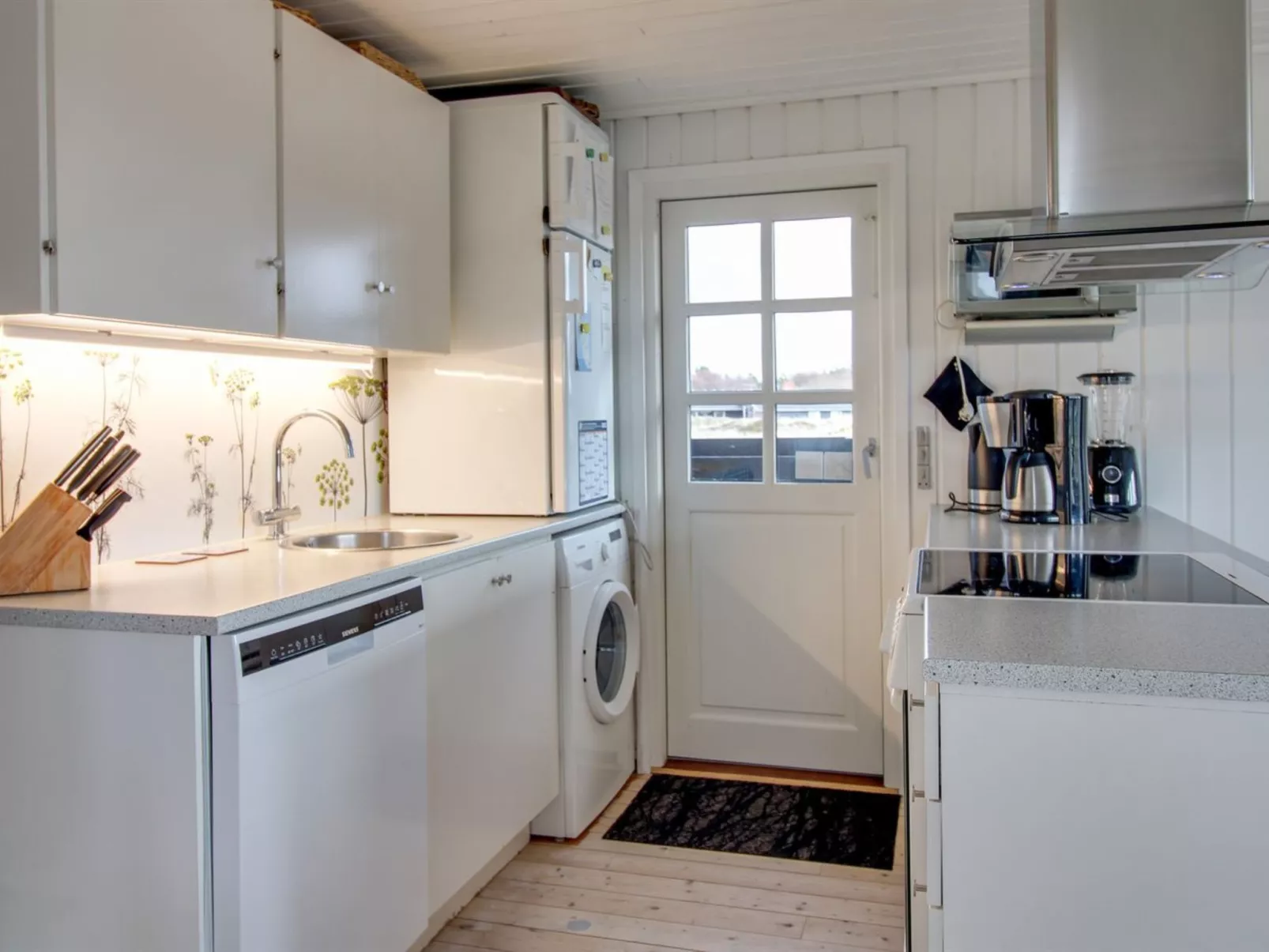 "Eikka" - 600m from the sea-Binnen