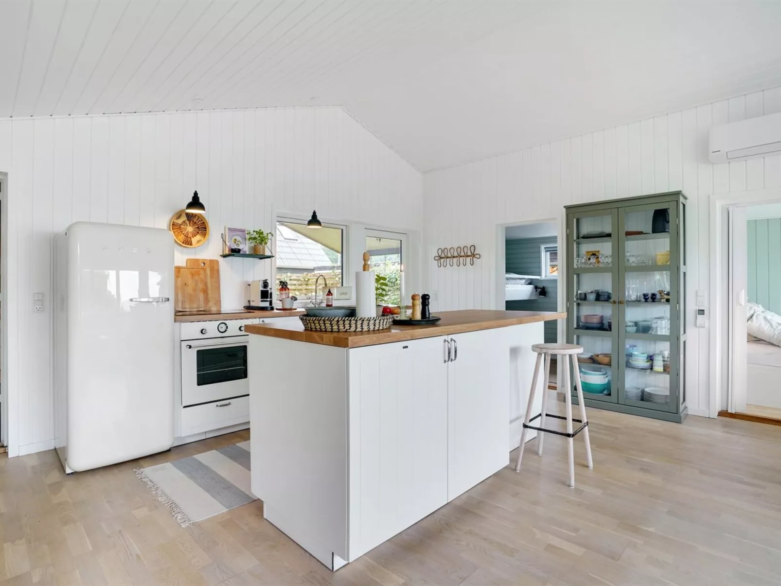 "Pedersen" - 50m from the sea