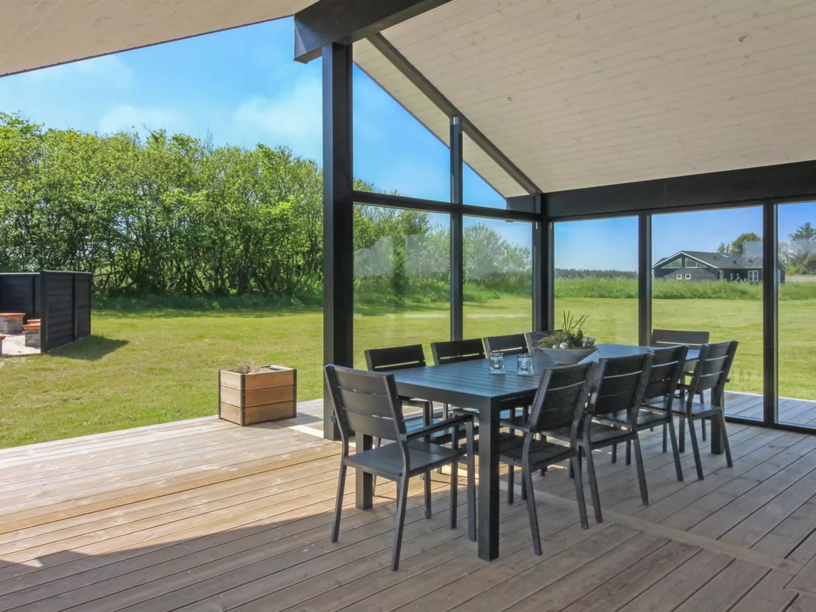 "Amitola" - 700m from the sea