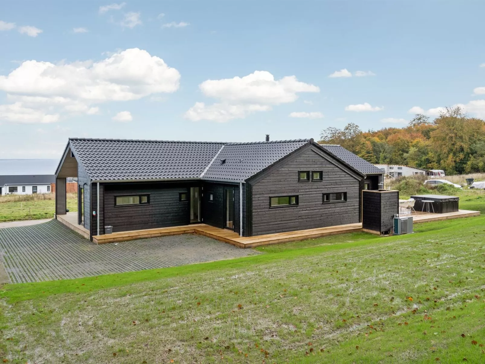 "Gunborg" - 400m from the sea