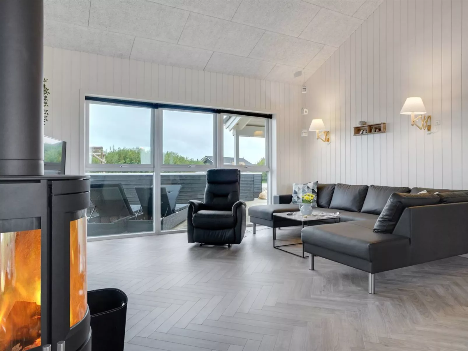 "Markku" - 400m from the sea-Binnen