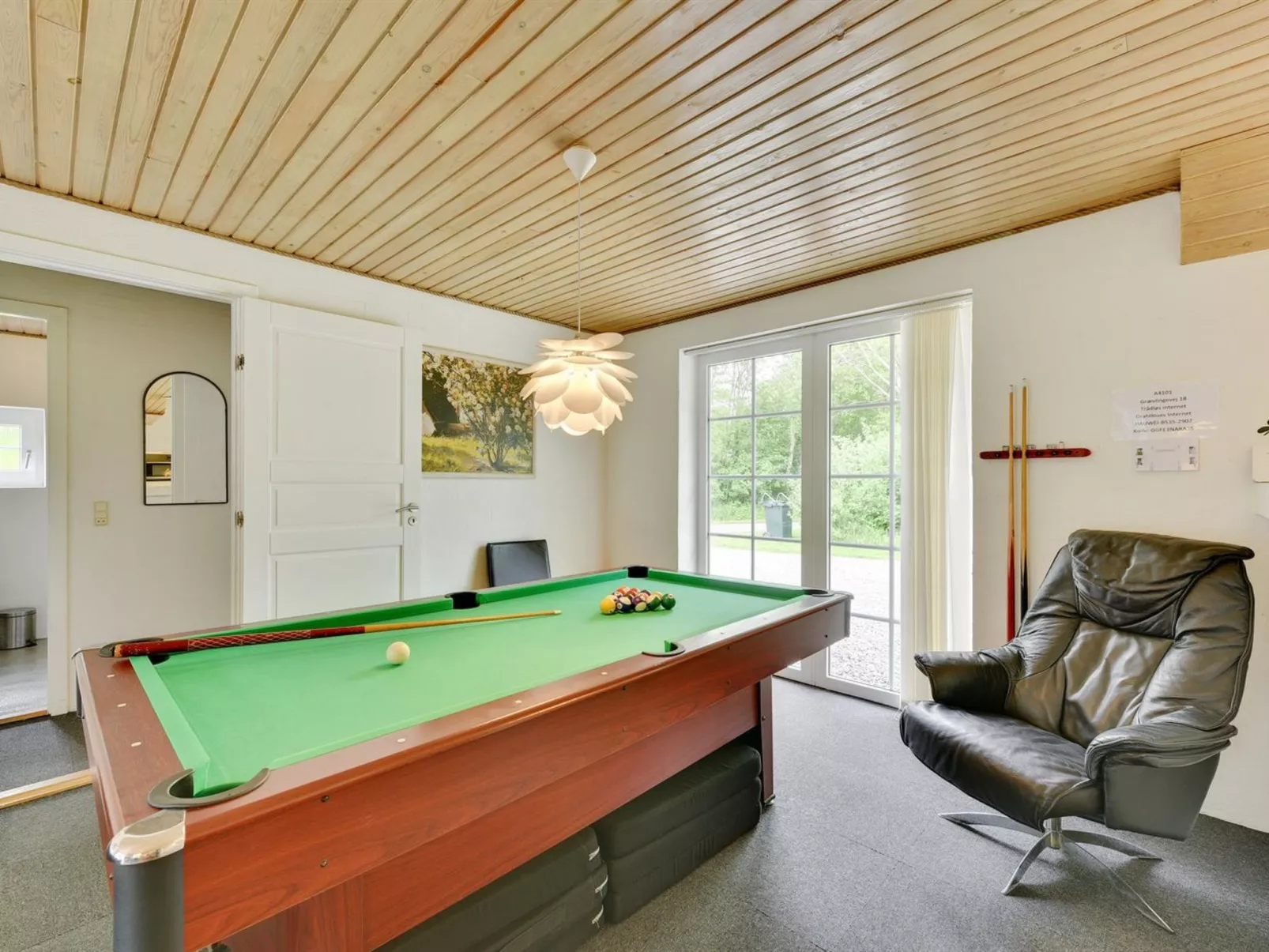 "Thana" - 1.4km from the sea-Binnen