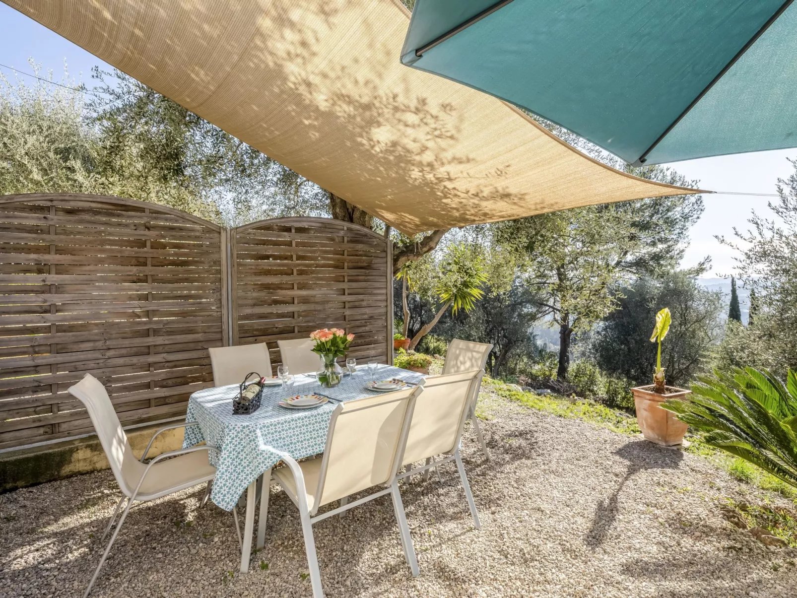 La Petite Toscane-Buiten
