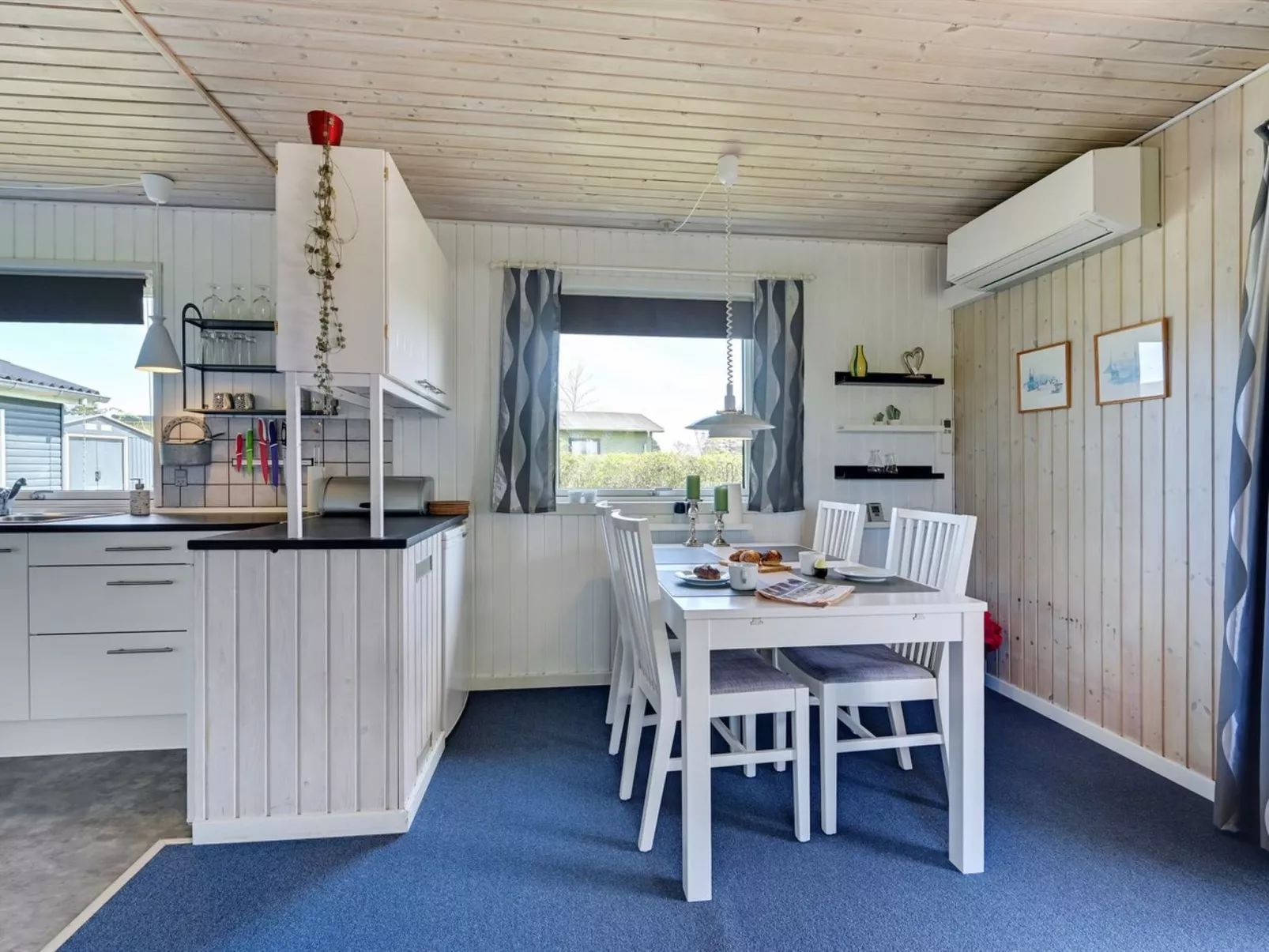 "Cordeline" - 325m from the sea-Binnen