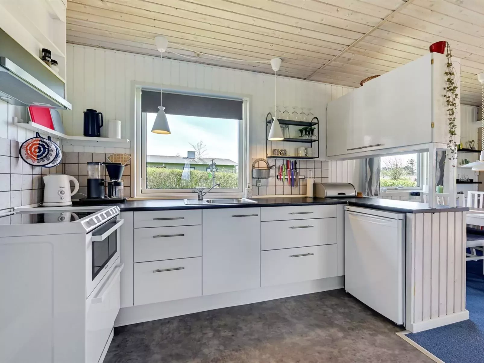 "Cordeline" - 325m from the sea-Binnen