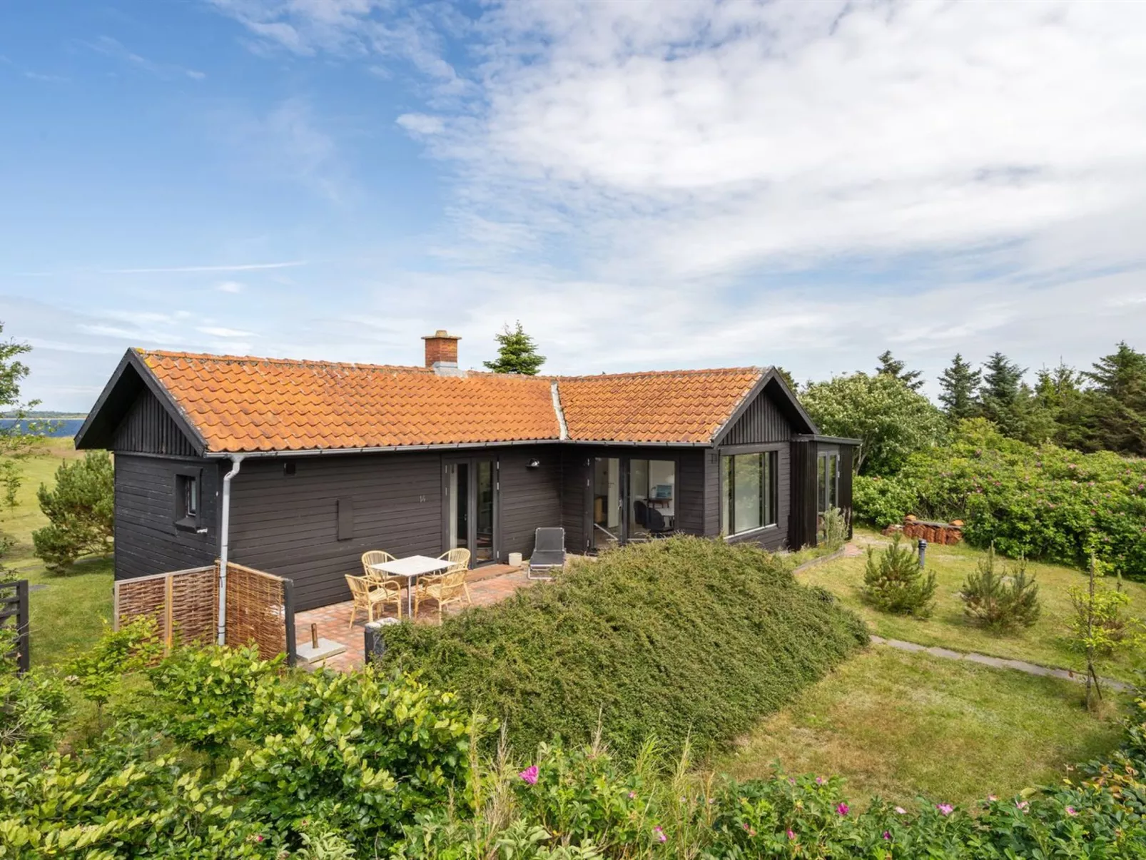 "Lok" - 90m to the inlet-Buiten