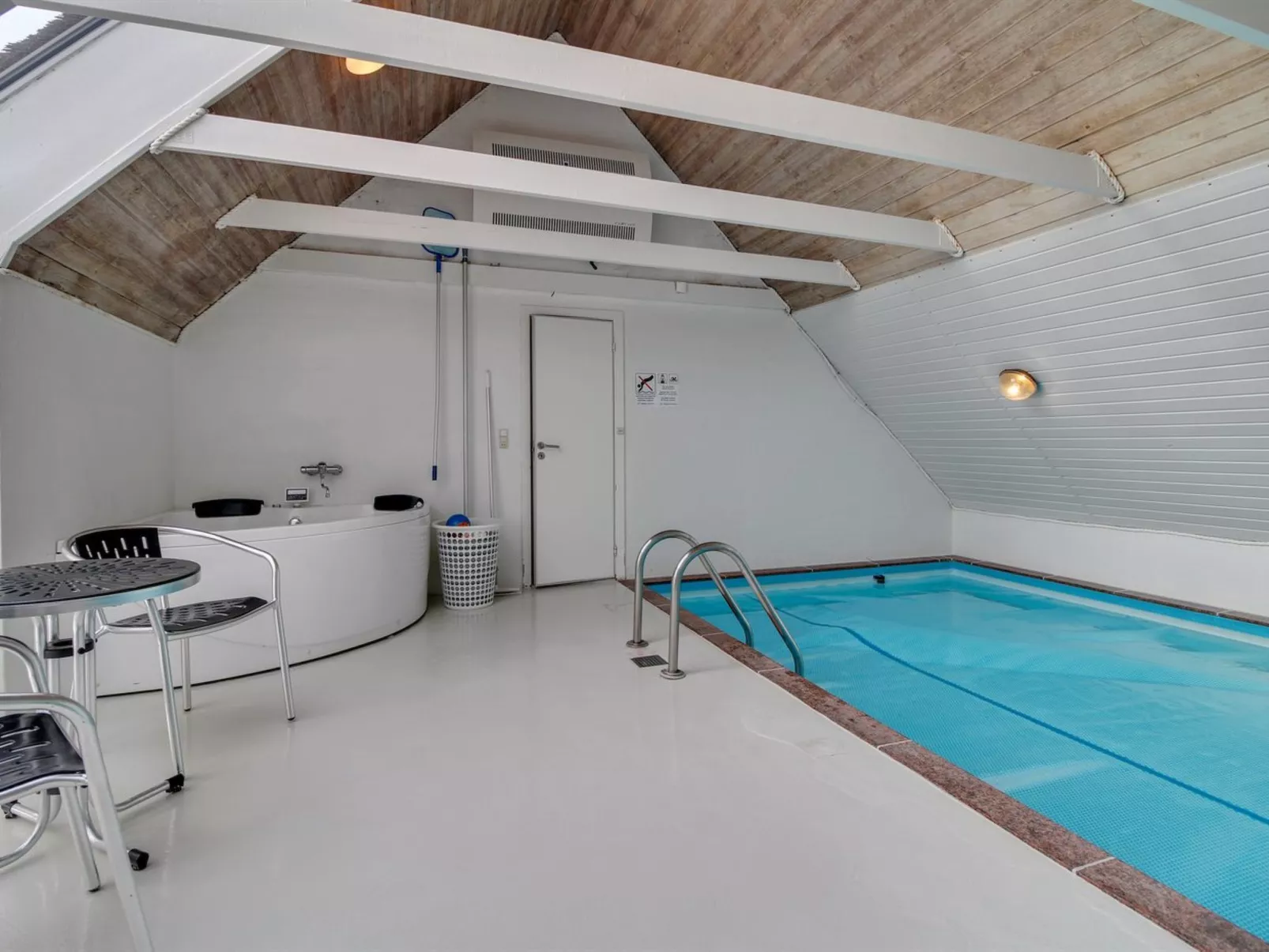 "Alexia" - 300m from the sea-Binnen