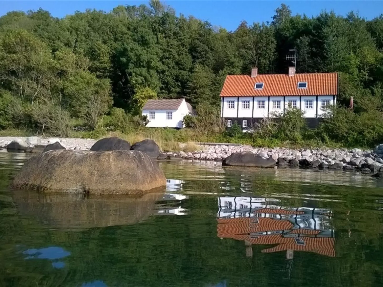 "Asgot" - 15m from the sea