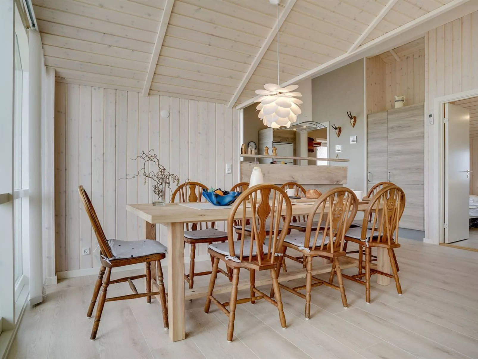"Mirkka" - 1.5km from the sea-Binnen